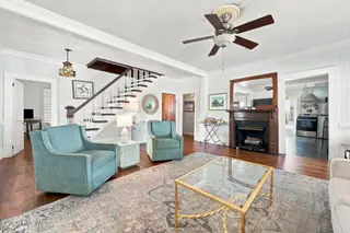913 Bridges Street, Morehead City, NC 28557 – photo 3: Living Room