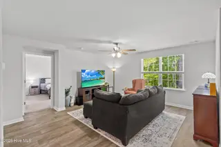 849 Tuscarora Trail, Jacksonville, NC 28546 – photo 7: Living Room