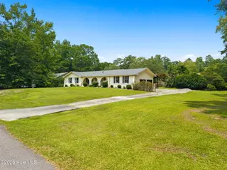 423 S Edgewood Circle, Whiteville, NC 28472 – photo 4: front & driveway
