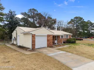 401 Ramsey Drive, Jacksonville, NC 28540 – photo 4: 4-web-or-mls-401 Ramsey Dr. 94