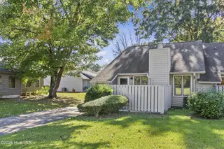 15a Masters Court Drive, New Bern, NC 28562 — 2-bedroom townhome in River Bend, New Bern, NC, photo 5 of 36: 15a Masters Court Drive