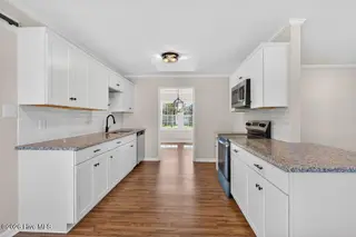 3504 Taylor Street, New Bern, NC 28560 — 4-bedroom home in Pinecrest, New Bern, NC, photo 8 of 28: Kitchen 2
