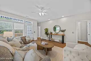1010 Avenshire Circle, Wilmington, NC 28412 – photo 15: Living room