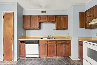 107 Eric Court B, Greenville, NC 27858 – photo 12: Kitchen