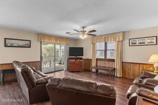 402 Canal Drive, Carolina Beach, NC 28428 – photo 6: 12-web-or-mls-BTS06861