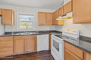 144 Jupiter Trail, Jacksonville, NC 28546 – photo 12: 12-web-or-mls-144 Jupiter Trail 21