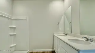510 Bellefonte Court, Richlands, NC 28574 – photo 14: Master Bathroom