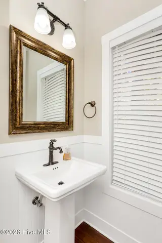 165 Catalpa Lane S, Pinehurst, NC 28374 – photo 6: powder room
