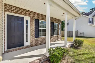 237 Bonanza Drive, Richlands, NC 28574 — 4-bedroom home in Cow Horn Village, Richlands, NC, photo 4 of 44