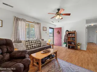 139 Bayberry Road, Newport, NC 28570 – photo 8: Living room