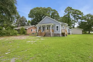 700 N Grace Avenue, New Bern, NC 28562 – photo 3: 3-web-or-mls-DSC_0375