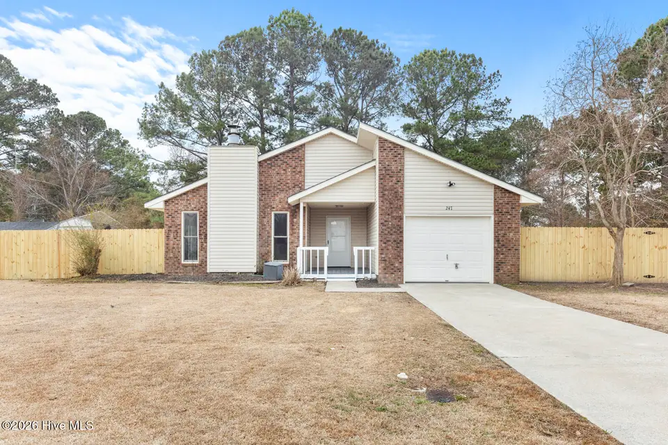 247 Sanders Lane, Havelock, NC 28532 — 3-bedroom home in Cameron Village, Havelock, NC, photo 1 of 29: sanders-2