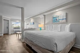 The Islander Suites, Emerald Isle — 1-bedroom condo in The Islander Suites, Emerald Isle, NC, photo 6 of 23: Bedroom