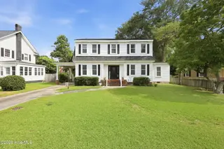 1410 Rhem Avenue, New Bern, NC 28560 – photo 4: 3-web-or-mls-0C0A9221