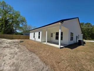 1388 Old Folkstone Road, Sneads Ferry, NC 28460 – photo 11: 20260415_121709