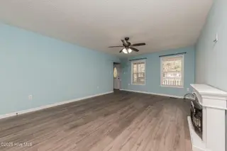 353 Potters Hill Road, Richlands, NC 28574 — 3-bedroom home, Richlands, NC, photo 5 of 32: 17KIVING