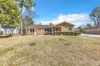 508 N Wright Street, Burgaw, NC 28425 — 3-bedroom home, Burgaw, NC, photo 2 of 51: 2-web-or-mls-5O0A1563