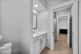 1313 Trisail Terrace, Wilmington, NC 28412 – photo 11: 11_bathroom