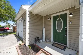 202 Palamino Trail, Jacksonville, NC 28546 – photo 2: 46-web-or-mls-202 Palamino Trail 95