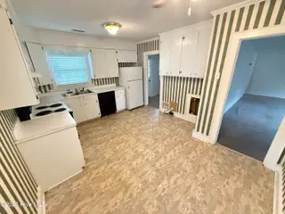 312 N Martin Street, Mount Olive, NC 28365 – photo 2: IMG_4343