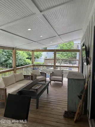 1610 Dock Street, Wilmington, NC 28401 – photo 6: Back Porch 3