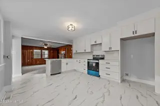 186 Cooper Street, Winterville, NC 28590 – photo 19: Gorgeous and Spacious Kitchen!