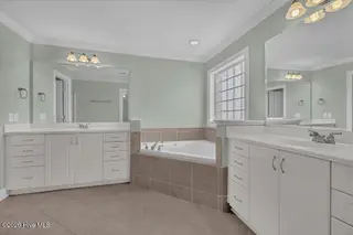 4907 Whitner Drive, Wilmington, NC 28409 — 3-bedroom townhome in Holly Glen, Wilmington, NC, photo 15 of 37