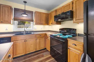 709 Windy Trail, Newport, NC 28570 – photo 20: 709 Windy Trail Interiors-6