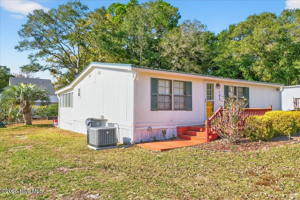 105 Live Oak Drive, Sunset Beach, NC 28468 – photo 1 of 41: 12-https---www.kahunaphoto.com--118