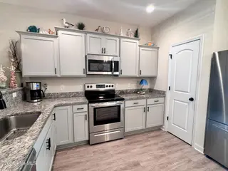 14 Catalina Circle, Swansboro, NC 28584 – photo 6: Kitchen w. Pantry