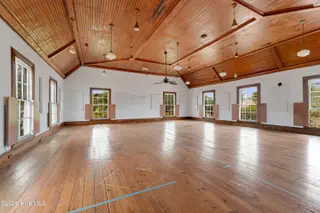204 Turner Street, Beaufort, NC 28516 – photo 18: Second floor gathering and meeting space