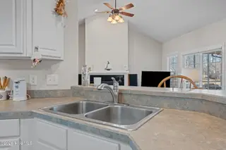 118 Tupelo Trail, New Bern, NC 28562 – photo 12: KITCHEN V