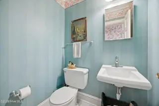 1904 York Street, Kinston, NC 28504 – photo 23: 36-web-or-mls-img_5187_edit