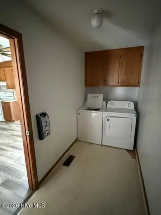 704 W 3rd Street, Washington, NC 27889 – photo 6: Laundry Room