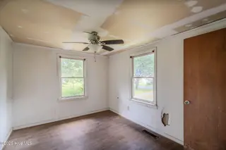409 S Bodenheimer Street, Burgaw, NC 28425 — 3-bedroom home, Burgaw, NC, photo 5 of 33: 4-web-or-mls-409 S Bodenheimer St-104