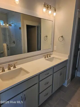 371 Longhill Drive, Wilmington, NC 28412 – photo 11: Owner's Bath