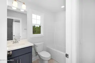 118 Antebellum Drive, Havelock, NC 28532 – photo 16: Similar Construction Full Bath