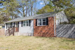 720 Barn Street, Jacksonville, NC 28540 – photo 4: 4-web-or-mls-720 Barn St. 88