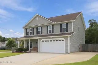 105 Lewis Humphrey Lane, Hubert, NC 28539 — 4-bedroom home in Waters Edge, Hubert, NC, photo 2 of 48: 3-web-or-mls-IMG_2537
