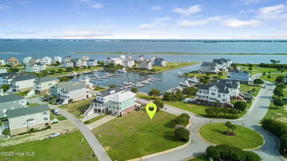 818 Cannonsgate Drive, Newport, NC 28570 – photo 1 of 23: LOT & WATERFRONT VIEW