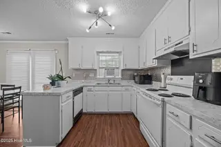 3806 Sterling Pointe Drive D3, Winterville, NC 28590 – photo 7: 14-web-or-mls-IMG_6762