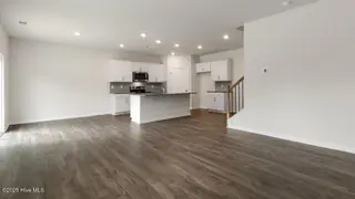 950 Misty Creek Drive, Aberdeen, NC 28315 – photo 11: Living Area