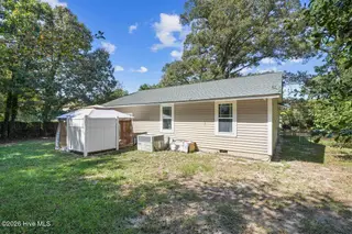 111 Lakehurst Drive, Dudley, NC 28333 – photo 8: 111 Lakehurst Dr-8 2