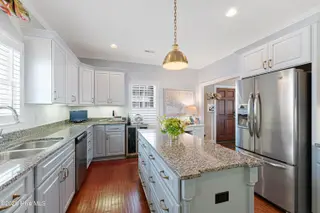 122 Front Street & Slip #5, Beaufort, NC 28516 — 4-bedroom home, Beaufort, NC, photo 14 of 63: Kitchen