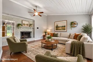 811 Little John Avenue, Jacksonville, NC 28546 — 3-bedroom home in Sherwood Forest, Jacksonville, NC, photo 3 of 24: Living Room