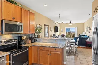 916 E Dolphin Drive, Oak Island, NC 28465 – photo 16: KahunaPhoto.com 916-13