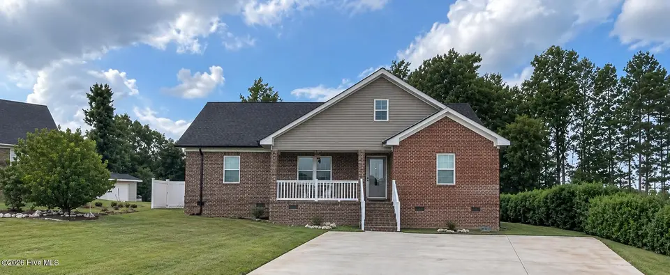 3210 Grapevine Court W, Wilson, NC 27893 – photo 1 of 16: Front view