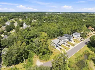 625 Vale Drive, Wilmington, NC 28411 – photo 9: 13-web-or-mls-DJI_20260909115858_0585_D