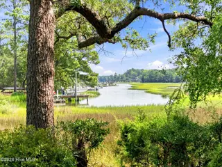 358 Shore Point Drive, Wilmington, NC 28411 — 5-bedroom home in Bayshore Estates, Wilmington, NC, photo 2 of 49