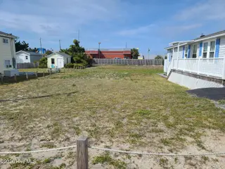 308 W Bogue Boulevard, Atlantic Beach, NC 28512 – photo 3: 20260409_153518